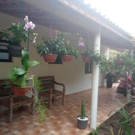 Suites Proximo Ao Rio Jaguareguava Em Bertioga Esterno foto