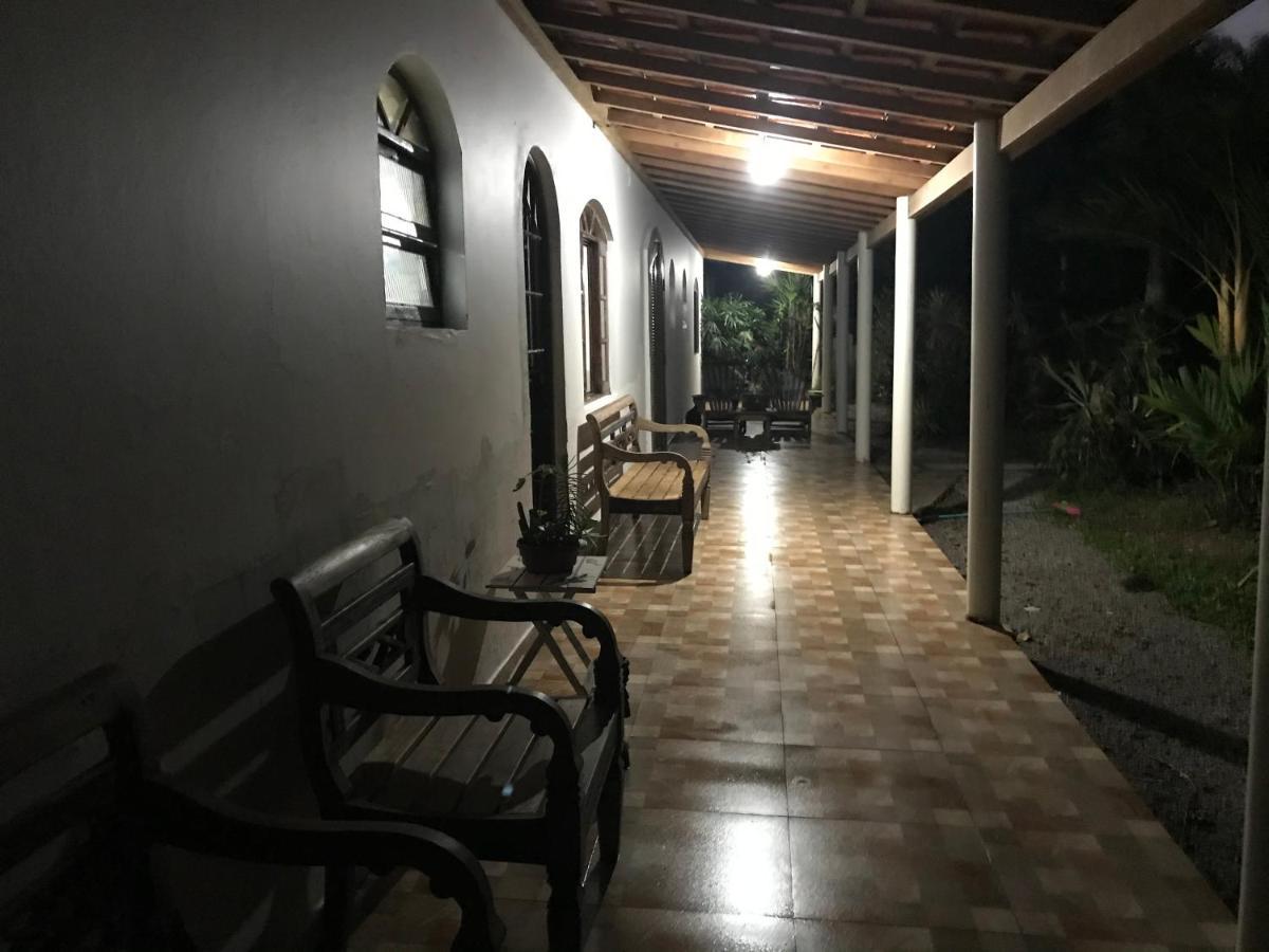 Suites Proximo Ao Rio Jaguareguava Em Bertioga Esterno foto