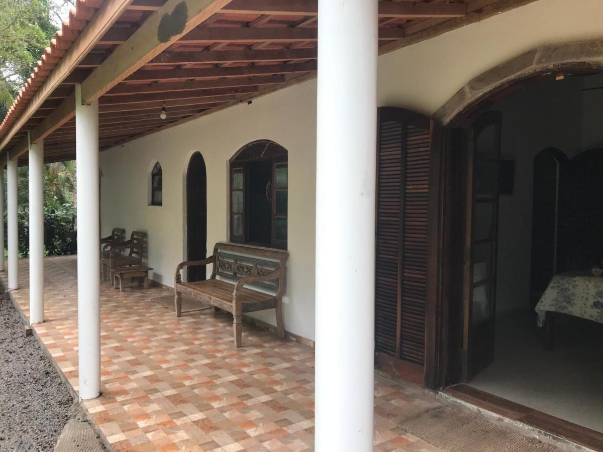Suites Proximo Ao Rio Jaguareguava Em Bertioga Esterno foto