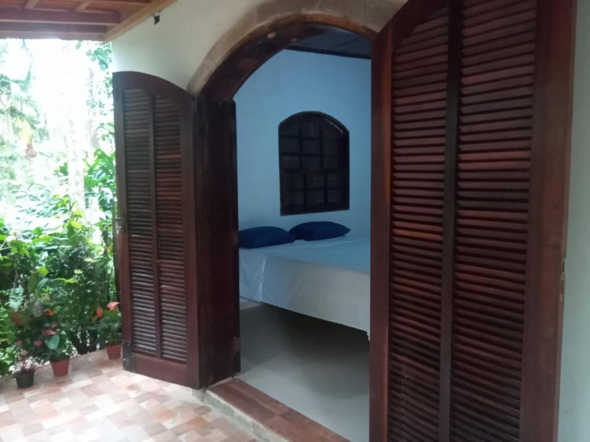 Suites Proximo Ao Rio Jaguareguava Em Bertioga Esterno foto